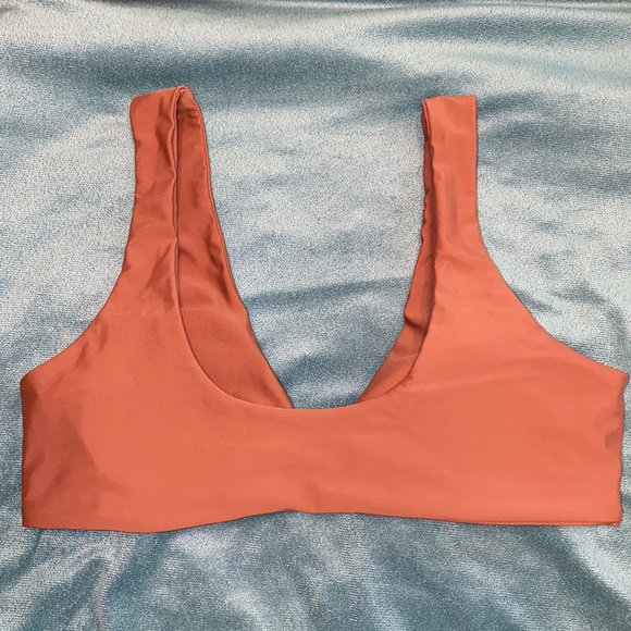 4 bikini tops - Picture 3 of 8